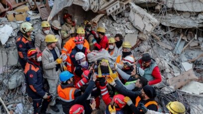 Броят на загиналите при земетресението което причини огромни щети в
