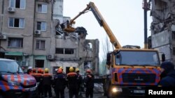 Через ракетний удар по Дніпру загинули 44 людини, 20 тих, хто мешкав у будинку, – розшукуються