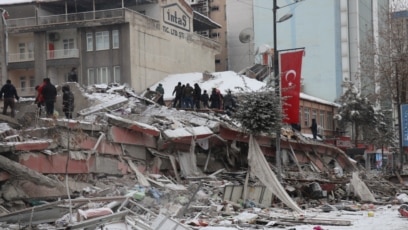Թուրք սեյսմոլոգին ձերբակալել են ատելություն բորբոքելու կասկածանքով, թե իբր երկրաշարժի գոտում գտնվող կանայք առաջին երկու օրերին բռնաբարությունների են ենթարկվել