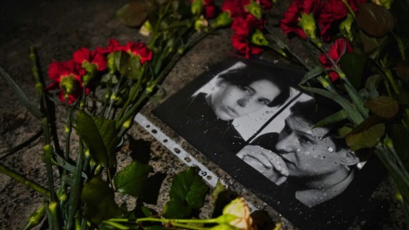 В Петербурге возложили цветы в память Анастасии Бабуровой и Станислава Маркелова