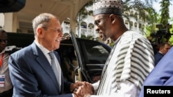 Сергей Лавров посещает Мали. Приветствия местного министра иностранных дел Абдулая Диопа. 7 февраля 2023 года