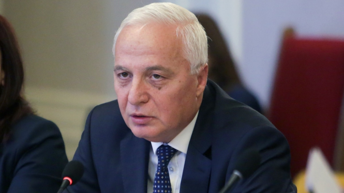 Председателят на Сметната палата Цветан Цветков беше спрян от охраната