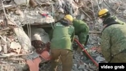 Таджикские спасатели в районе землетрясения в Турции. Фото КЧС Таджикистана