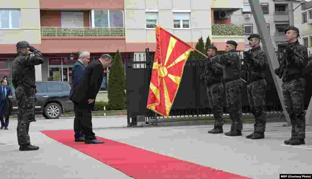 МАКЕДОНИЈА -&nbsp;Бугарскиот вицепремиер и министер за внатрешни работи Иван Демерџиев ќе допатува утре утре во Скопје за да положи цвеќе на гробот на Гоце Делчев во црквата &bdquo;Свети Спас&ldquo;, по повод 151-та годишнина од раѓањето на револуционерот. Како што јави БТА, Демерџиев ќе биде придружуван од неговиот заменик Венцислав Катинов.