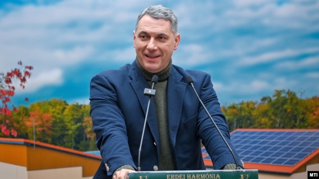 Lázár János építési és közlekedési miniszter beszédet mond Nyíradonyban 2023. január 26-án