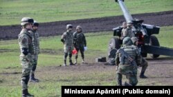 Peste 400 de militari ai Armatei Naţionale participă, în perioada 24 ianuarie - 4 februarie, la un exercițiu tactic cu executarea tragerilor de luptă din armamentul din dotare.