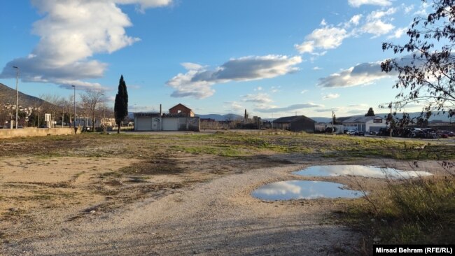 Lokacija budućeg bazena sa sjeverne strane, Mostar, januar 2023.