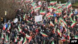 Fotografi nga një protestë kundër qeverisë së Iranit, para Parlamentit Evropian në Strasburg, më 16 janar.