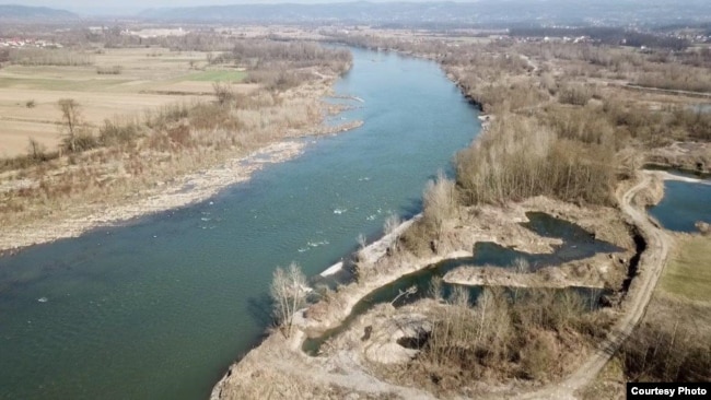 Lokacije na kojima se vidi nestanak tla oko rijeke Bosne u Kotorskom.