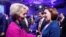 Președinta Comisiei Europene, Ursula von der Leyen, o salută pe președinta R. Moldova, Maia Sandu, în cadrul Forumului Economic Mondial 2023 anual de la Davos, Elveția, 17 ianuarie 2023