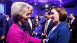 European Commission President Ursula von der Leyen (left) speaks wth Moldovan President Maia Sandu at the World Economic Forum in Davos, Switzerland. (file photo)