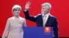 Kandidati për president të Çekisë, Petr Pavel dhe gruaja e tij Eva Pavlova. 28 janar 2023.