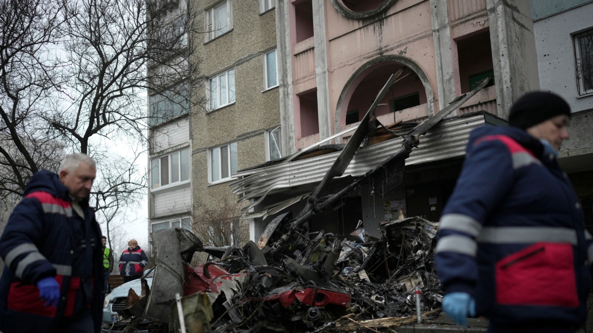 Кількість загиблих у Броварах через падіння гелікоптера ДСНС зросла до 17. Доля однієї дитини невідома