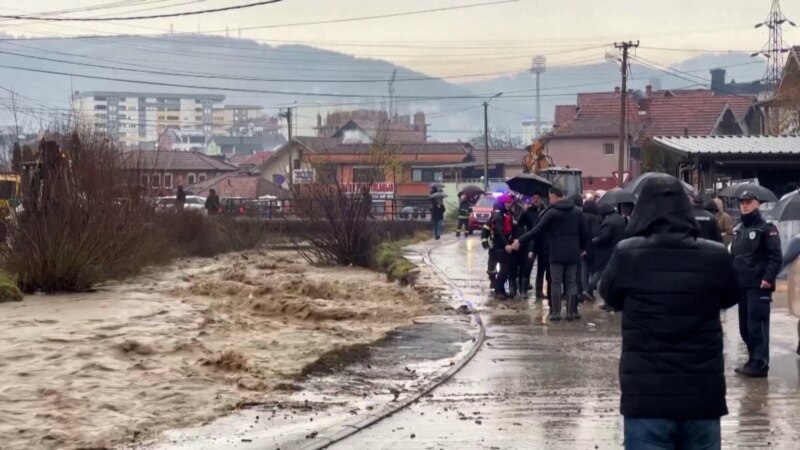 Еден загинат и еден исчезнат во поплавите во Србија
