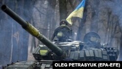 Украински тенк Т-72 во регионот Доњецк, источна Украина, 18 јануари 2023 година