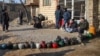 Iranianët që presin të mbushin bombolat e tyre me gaz në provincën Razavi Khorasan në janar.