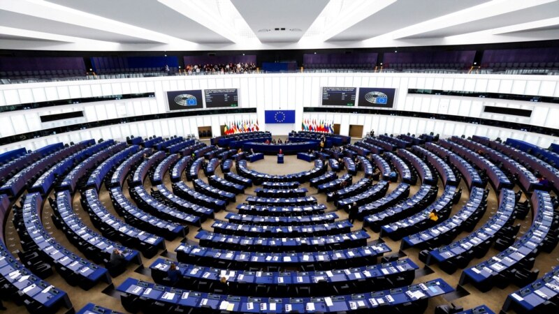 پارلمان اروپا  به قرارگرفتن سپاه در فهرست گروه‌های تروریستی رای مثبت داد