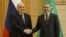 Türkmenistanyň Halk maslahatynyň başlygy Gurbanguly Berdimuhamedow (sagda) we Russiýanyň premýer-ministri Mihaýil Mişustin. Aşgabat. Ýanwar, 2023 ý.