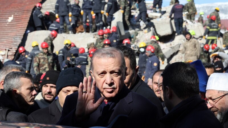 “Turp të kesh”, Erdogan përballet me zemërimin publik lidhur me reagimin e Qeverisë ndaj tërmetit 