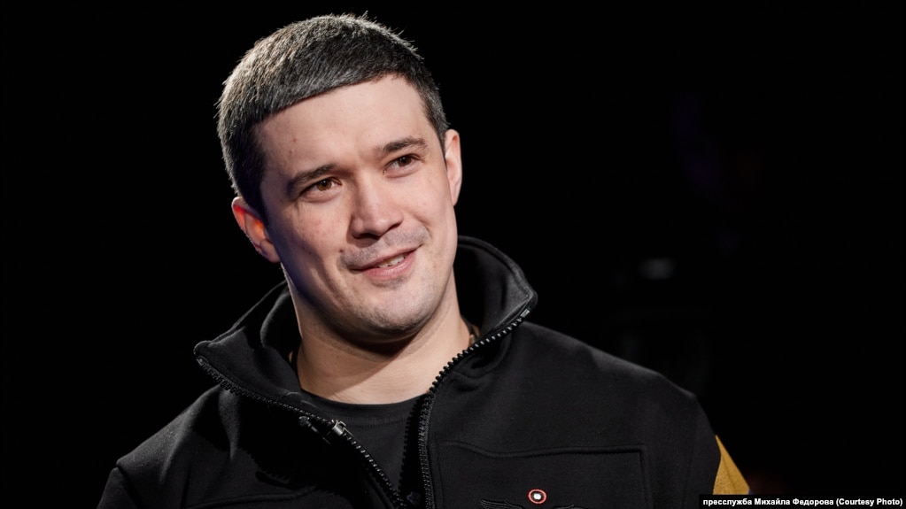 35-річного Михайла Федорова (на фото), який обіймав посаду міністра оборони лише пів року, «багато оглядачів вважали найефективнішим із чотирьох людей», які очолювали міністерство від початку повномасштабного вторгнення 2022 року