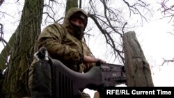 Soldat ucrainean de pe linia frontului din Vuhledar.