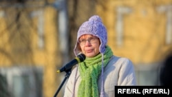 Светлана Каверзина на митинге против повышения тарифов ЖКХ, февраль 2023 года