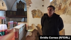 Chiar dacă au fost realizate în perioada catolică a bisericii și nu fac parte din cultul reformat, frescele sunt o comoară a lăcașului de cult, spune preotul Felházi Zoltán.