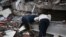  Victime ale cutremurului de 7,8 grade de luni, din Turcia, își caută rudele la Hatay, sub dărâmături
