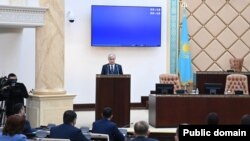Президент Казахстана Касым-Жомарт Токаев выступает перед новым составом сената. 26 января 2023 года