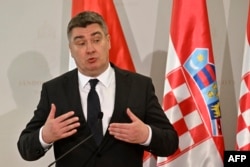 Milanović, koji je predložio i teme izvanredne sjednice, nije se pojavio na raspravi.