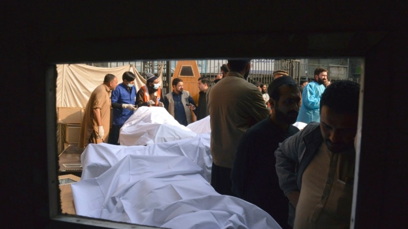 Bilanțul celor uciși într-un atac cu bombă sinucigaș la o moschee din Pakistan a ajuns la 59, și e posibil să crească