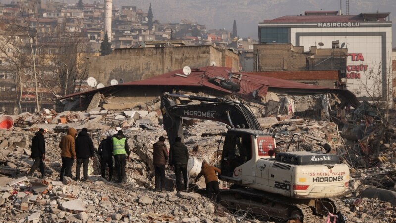Повеќе од 24.900 згради се уништени или оштетени во Турција