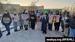 На митинге против сексуальных домогательств в Астане. 30 января 2022 года
