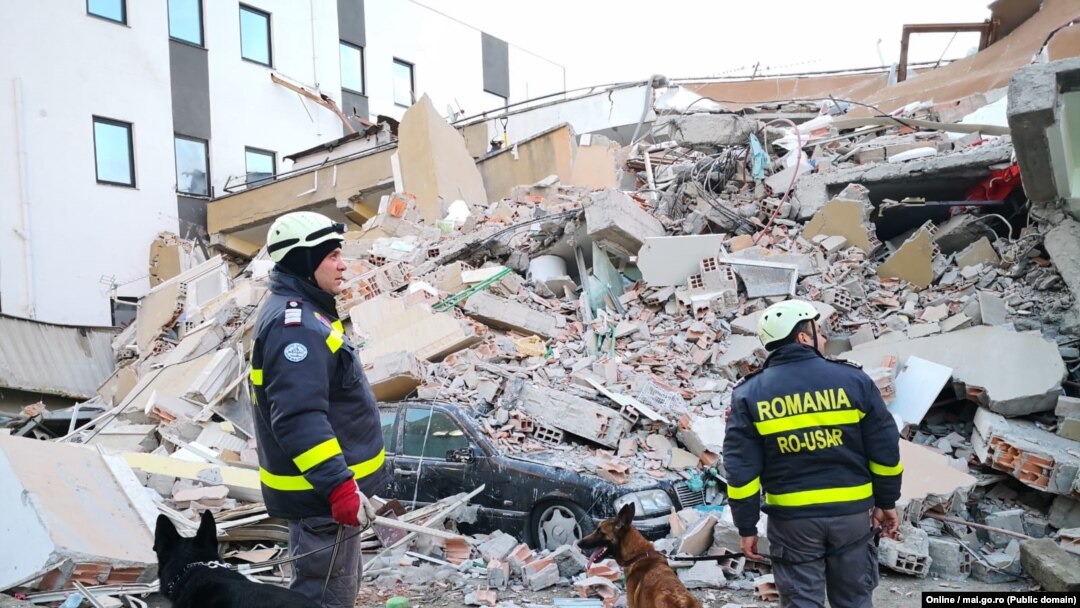 Echipă de salvare RO-USAR într-o misiune internațională de salvare în Albania, 2019.