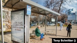  „ Все отново е по-добре да се удавим в океана, в сравнение с сушата “. Още един от цитатите на спирките в Пловдив. 