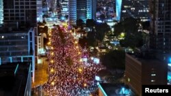 تاکنون صدها هزار نفر برای مخالفت با طرح نتانیاهو به خیابان‌ها آمده‌اند