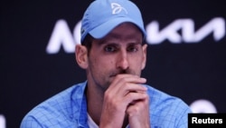 Teniser Novak Đoković tokom konferencije za medije nakon pobjede u polufinalu Australijan opena, 27. januar 2023. 