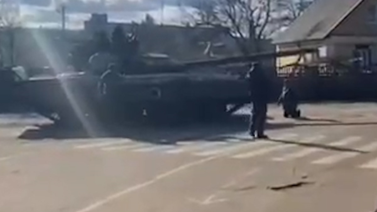 A Single Man In Ukraine Takes On A Russian Tank