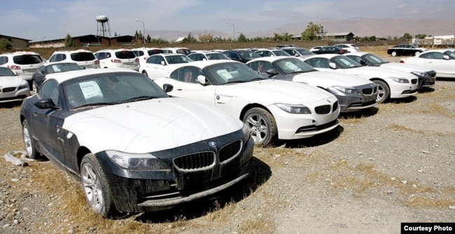 Smuggled BMWs and other brands in Iran, where the import of Western passenger cars was banned in 2017.