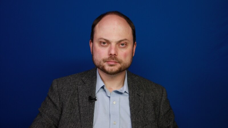 რუსი ჟურნალისტი და ოპოზიციონერი პოლიტიკოსი ვლადიმირ კარა-მურზა კარცერში მოათავსეს