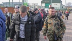 Ukrainasit kthehen në atdhe për të luftuar