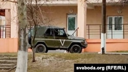 Расейскі вайсковы аўтамабіль у Мазыры, канец лютага 2022 году. Ілюстрацыйнае фота