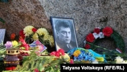 RUSSIA - Action in memory of politician Boris Nemtsov in St. Petersburg near the Solovetsky stone