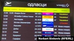 Lista polazaka sa beogradskog aerodroma "Nikola Tesla" 28. februara 2022. godine. Polazak za Moskvu ruske državne kompanije "Aeroflot" je otkazan. Sa druge strane, srpski avio prevoznik Er Srbija (AirSerbia) nesmetano leti za Moskvu. 