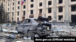 Pamje pas shpërthimit afër administratës rajonale të Harkivit. 1 mars 2022