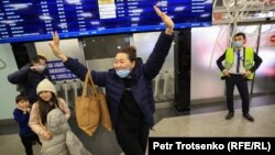 В Алматы прибыл первый рейс из Украины с эвакуированными гражданами Казахстана. 28 февраля 2022 года