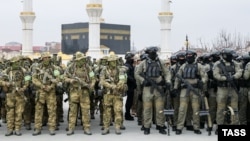 Военнослужащие, отправляющиеся на войну в Украину. Грозный, 25 февраля 2022 года. 