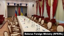 Беларустун аймагындагы орус-украин делегацияларынын сүйлөшүүсү өтө турган жер.