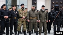 Росія. Чеченська Республіка. Грозний. Голова Чечні Рамзан Кадиров (у центрі). 25 лютого 2022 року