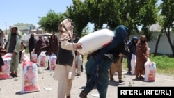 مردم درمناطق مختلف افغانستان از کاهش کمک های بشری شکایت دارند 